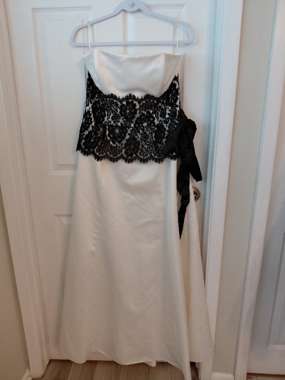 Jessica McClintock Black Lace White Dress Gown Formal Event Size 14 USA